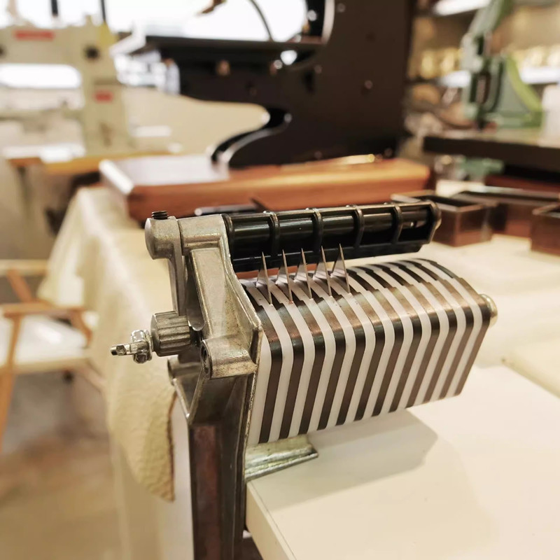 เครื่องตัดแถบหนังเดสก์ท็อป DIY - Leatherwork Machine บทวิจารณ์และราคา