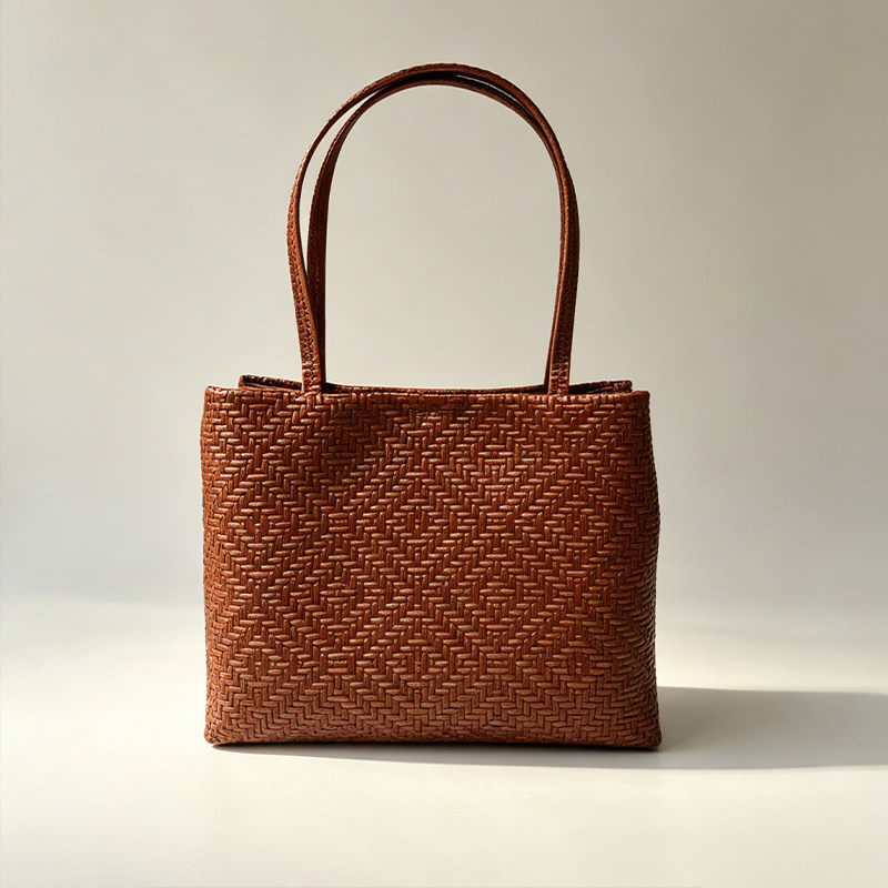 กระเป๋าถือหนังแท้ลายทอเม็ดหนัง - Leatherwork Designs บทวิจารณ์และราคา